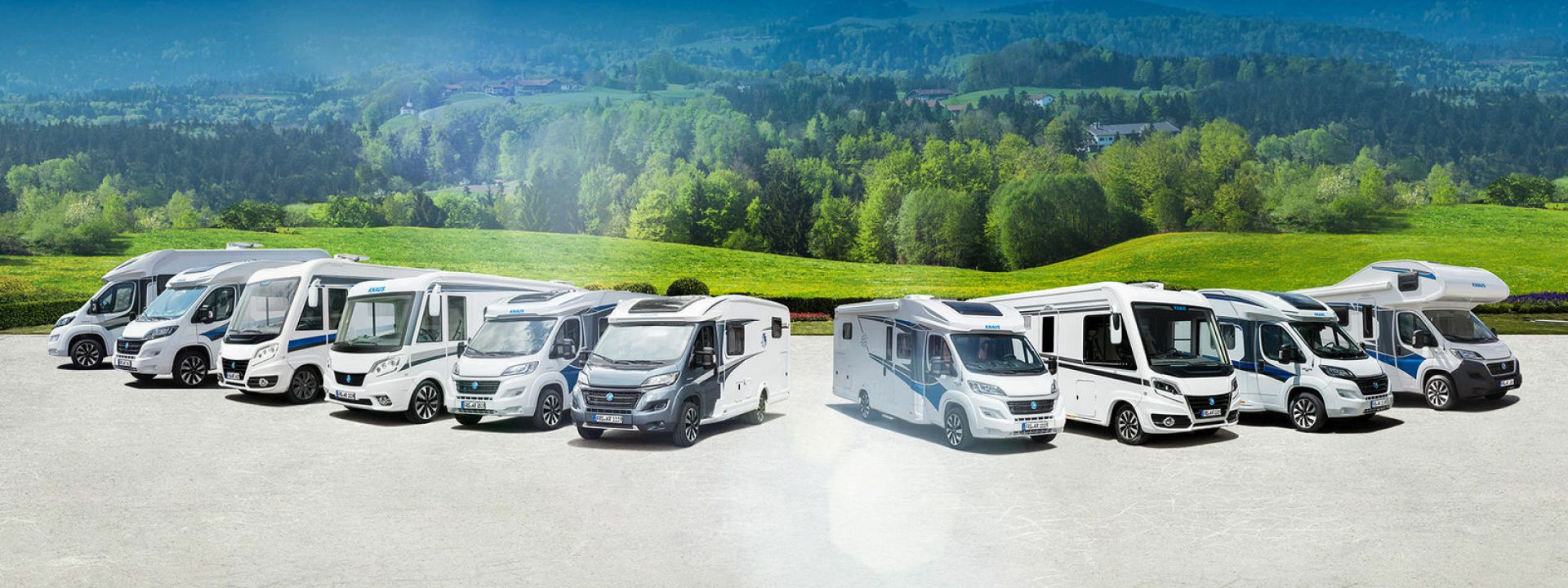 Bobiler oppstilt på rekke